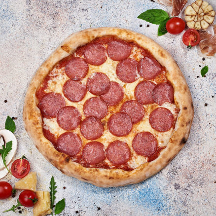 Піца з салямі